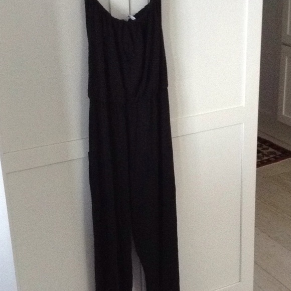 Fabulous black strapless pull on jumpsuit xs - Picture 5 of 5